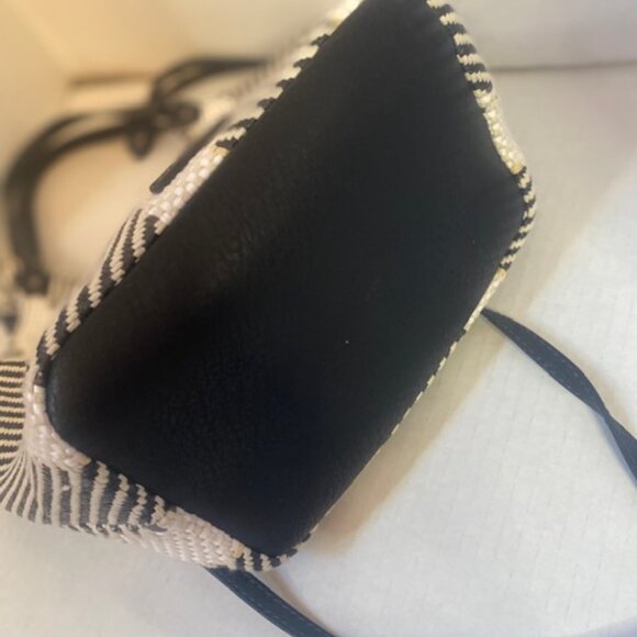 Sakroots Roma Black And White Woven Shoulder Bag Purse - Picture 5 of 6